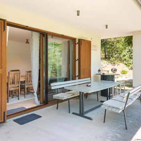 Nido House *