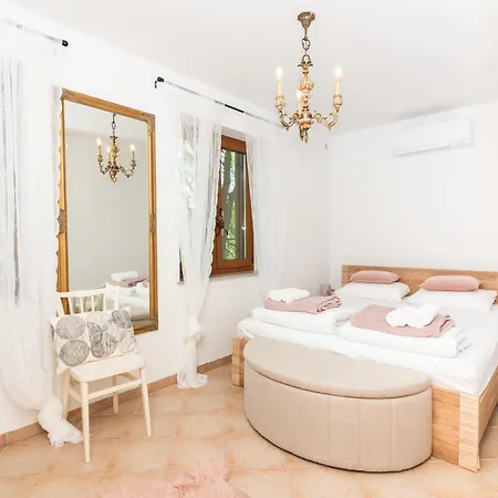 Nido House Holiday home Crni Kal